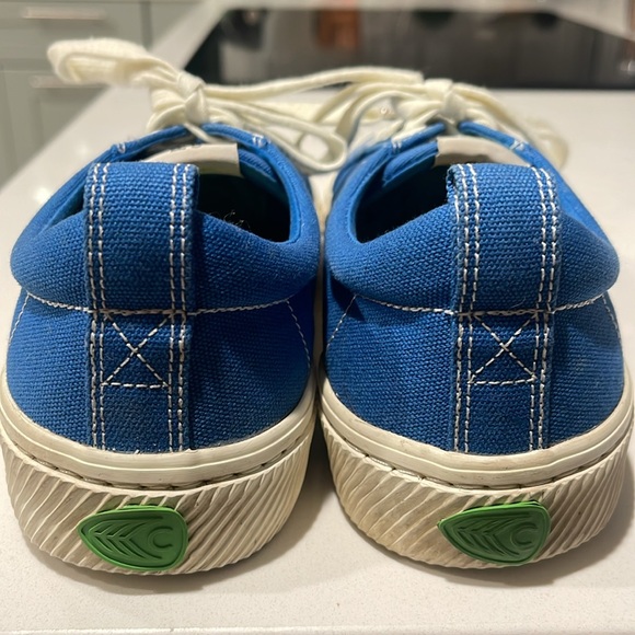 CARIUMA Pantone EUC Women’s Size 8.5 or Men’s Size 7 Classic Blue Canvas Sneaker - Picture 9 of 14